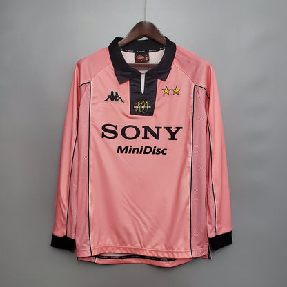 Juventus 1997/98 Away kit