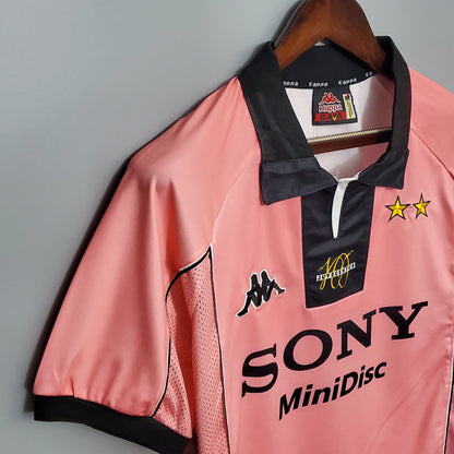 Juventus 1997/98 Away kit