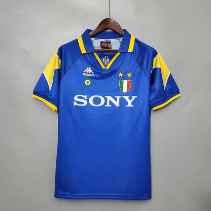 Juventus 1995/1996 Away Kit