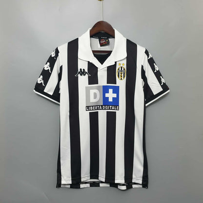 Juventus 1999/2000  Home kit