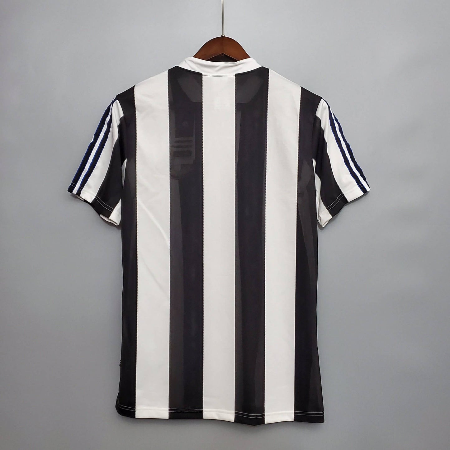 Newcastle Utd 95/97 Home Kit