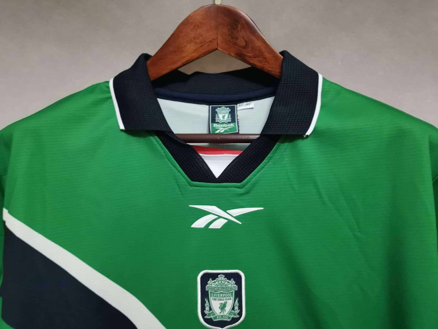 LiverpooI 1999/2000 Green Away Kit