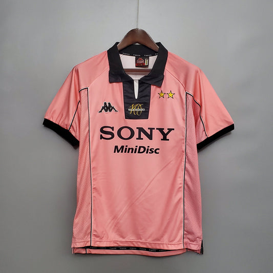 Juventus 1997/98 Away kit